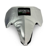 Bayoneta - Protector de Ingle - Plateado Metálico/ Blanco