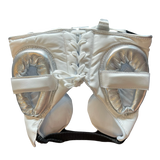 Bayoneta Professional Headgear with Cheeks - White/ Metallic Silver