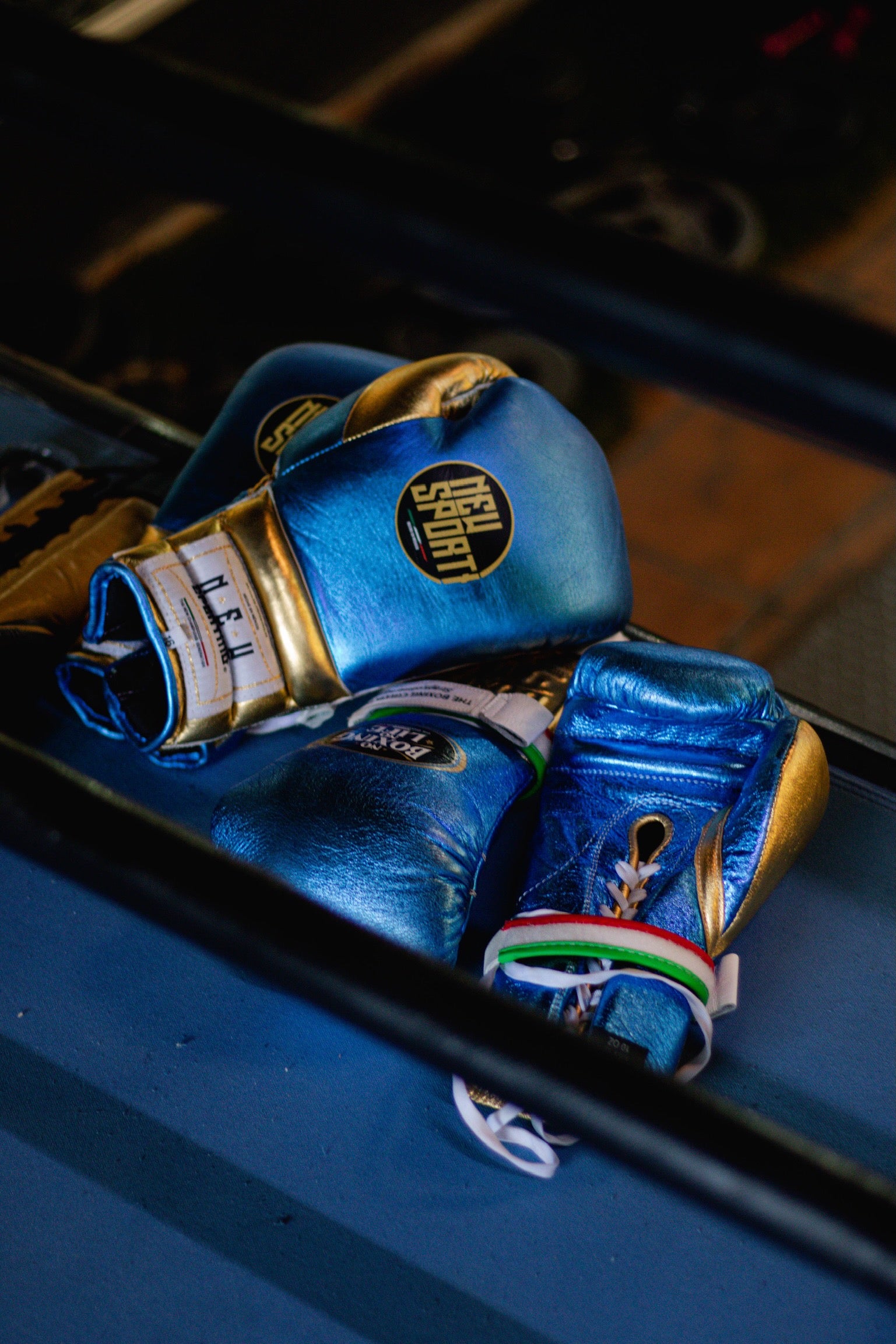 New sporting gloves outlet